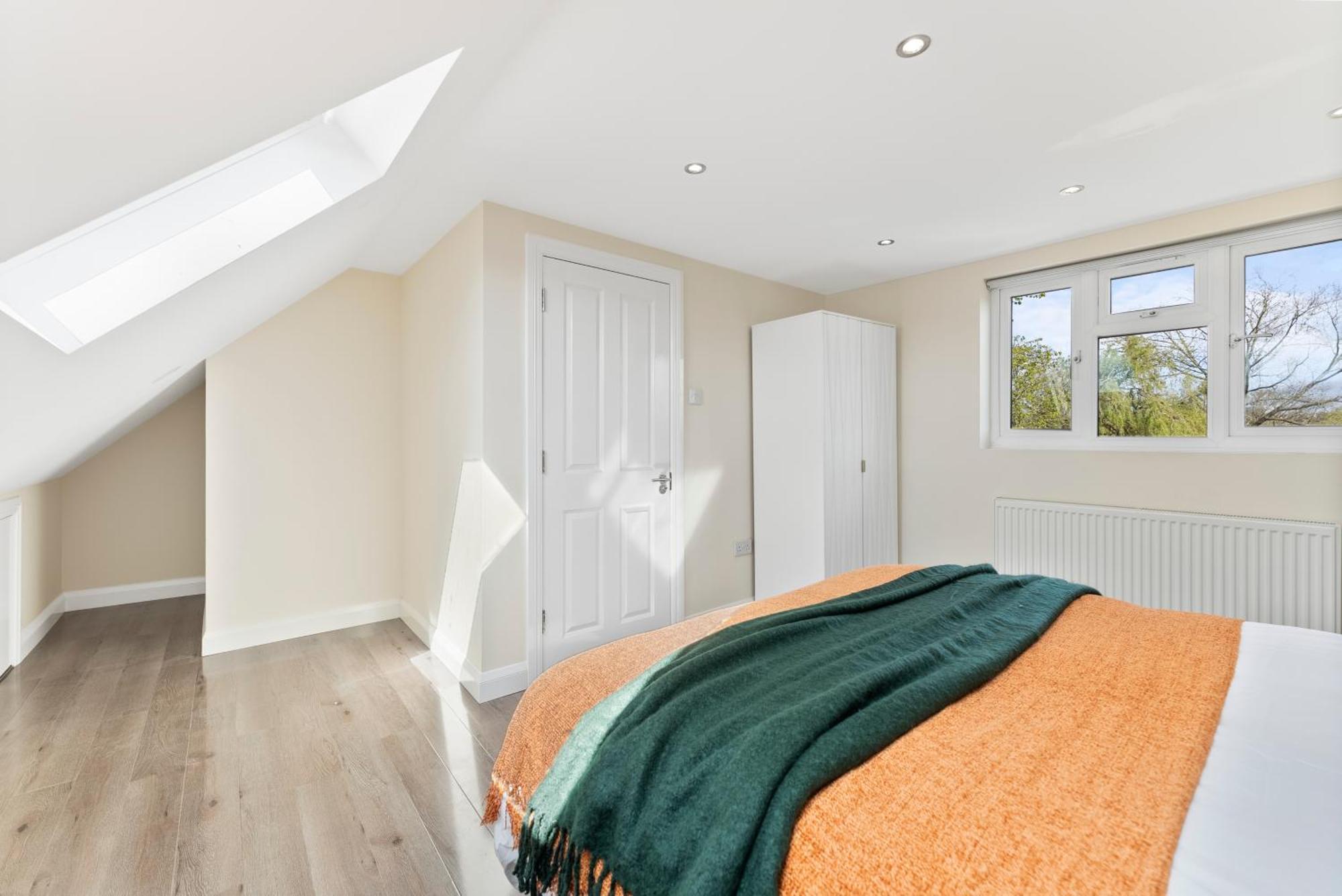 Stylish Wembley Gem - Parking -Sleeps 14 Villa London Exterior photo