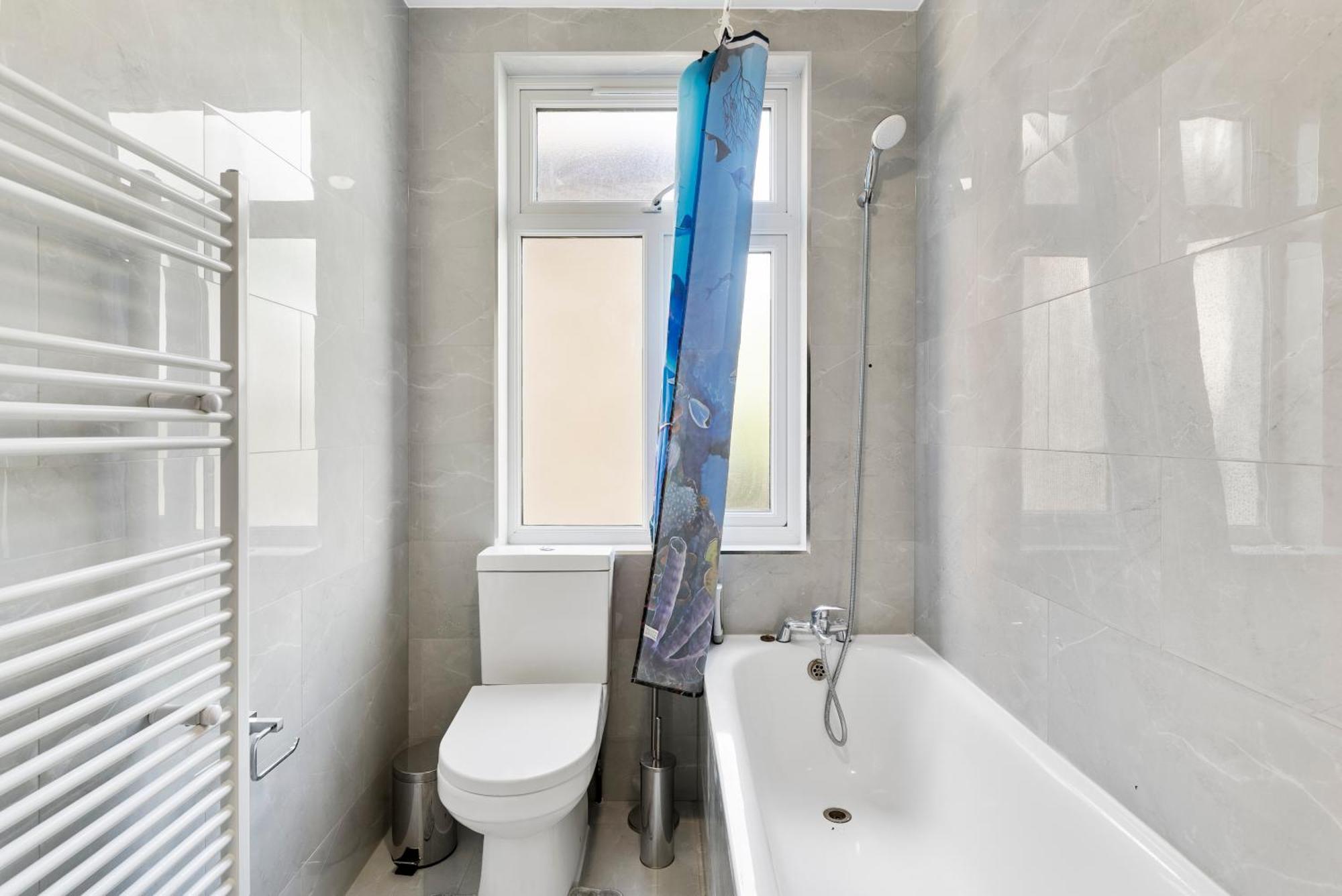Stylish Wembley Gem - Parking -Sleeps 14 Villa London Exterior photo
